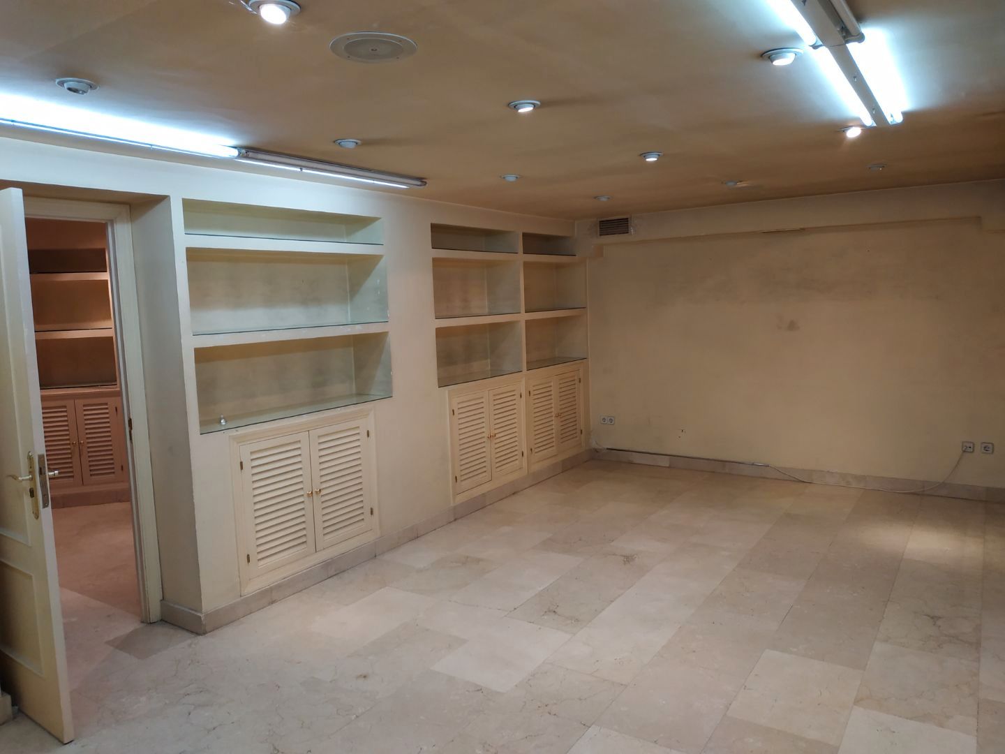 Premises for rent in Collado Villalba  with Air Conditioner