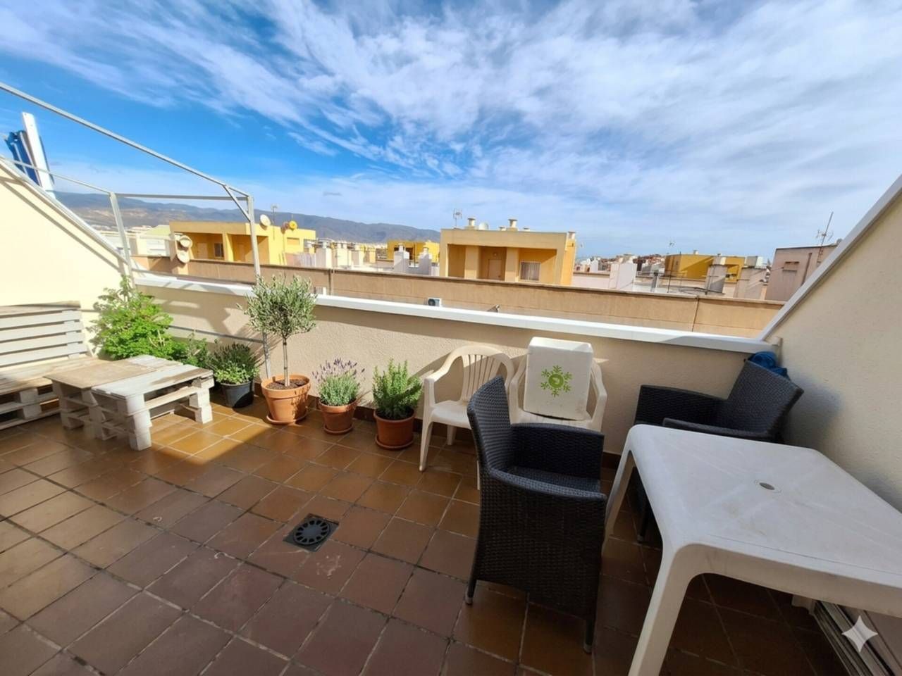 Terrasse von Dachboden zum Verkauf in Roquetas de Mar mit Klimaanlage, Terrasse und Möbliert