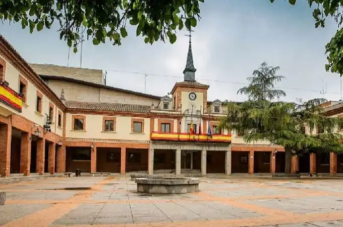 Vista exterior de Pis en venda en Las Rozas de Madrid amb Aire condicionat, Jardí privat i Terrassa