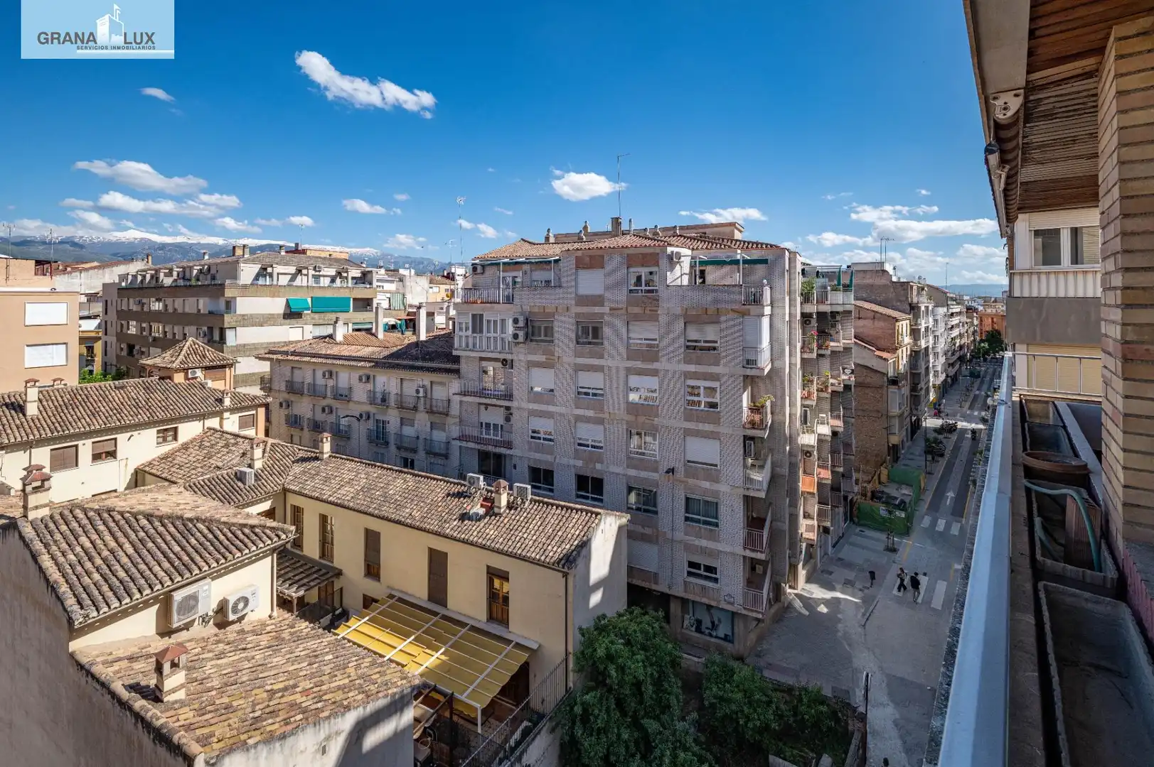 Vista exterior de Piso en venta en Granada con Terraza y Balcón