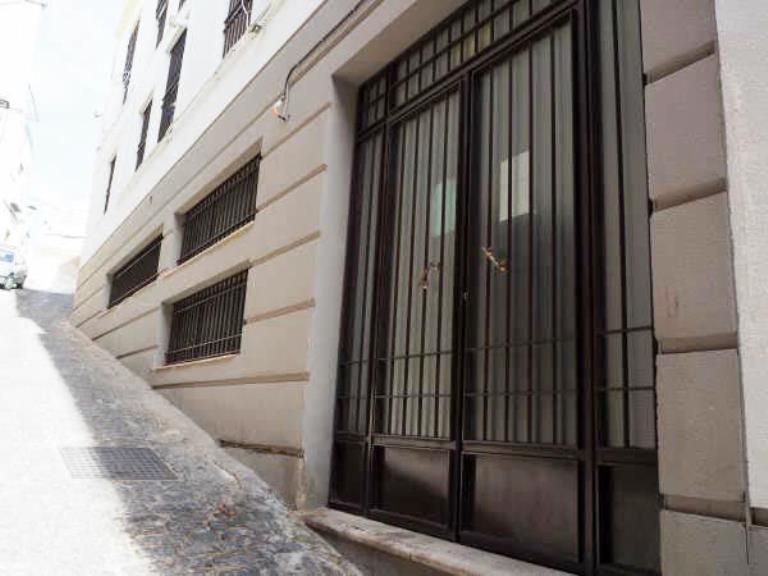 Vista exterior de Local en venda en  Jaén Capital