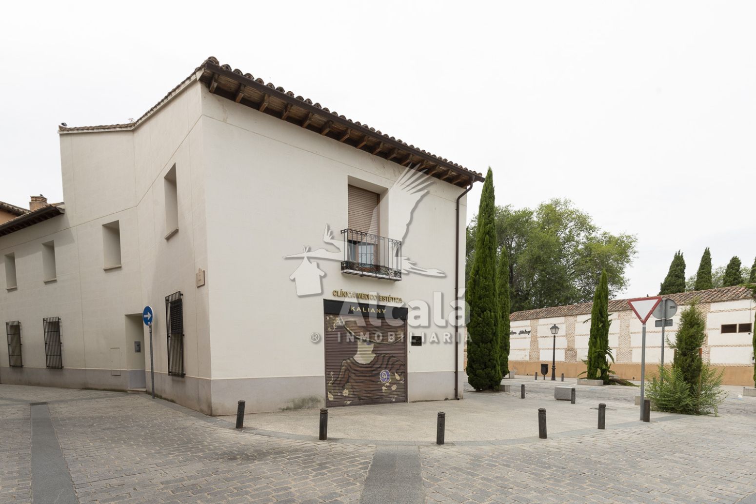 Vista exterior de Local en venda en Alcalá de Henares amb Terrassa