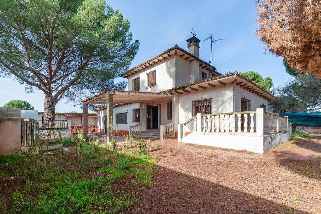 Exterior view of House or chalet for sale in Escalona  with Private garden and Community pool