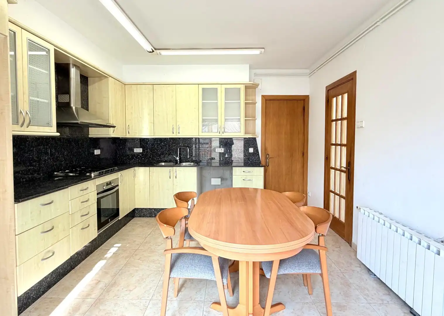 Kitchen of Flat for sale in El Poble Sec