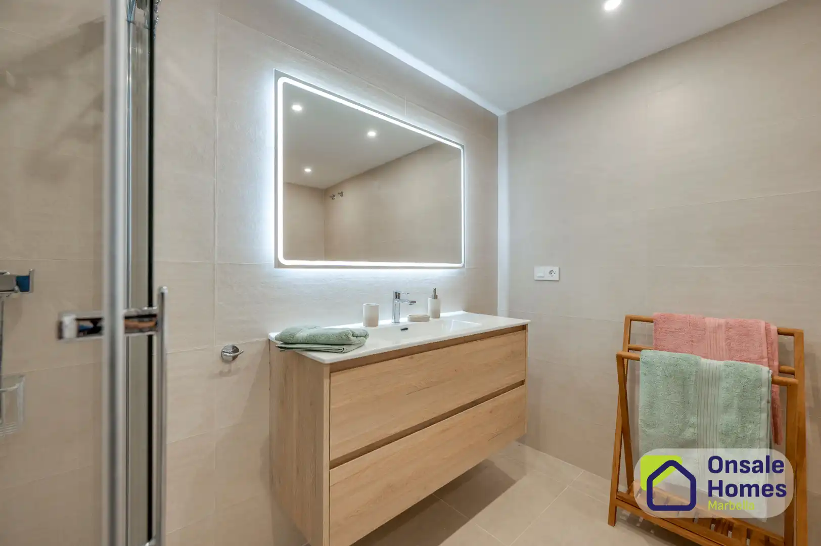 Flat for rent in Avenida Puerta del Mar, Playa Bajadilla - Puertos