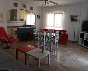 Sala d'estar de Pis de lloguer en Almuñécar amb Aire condicionat, Terrassa i Balcó
