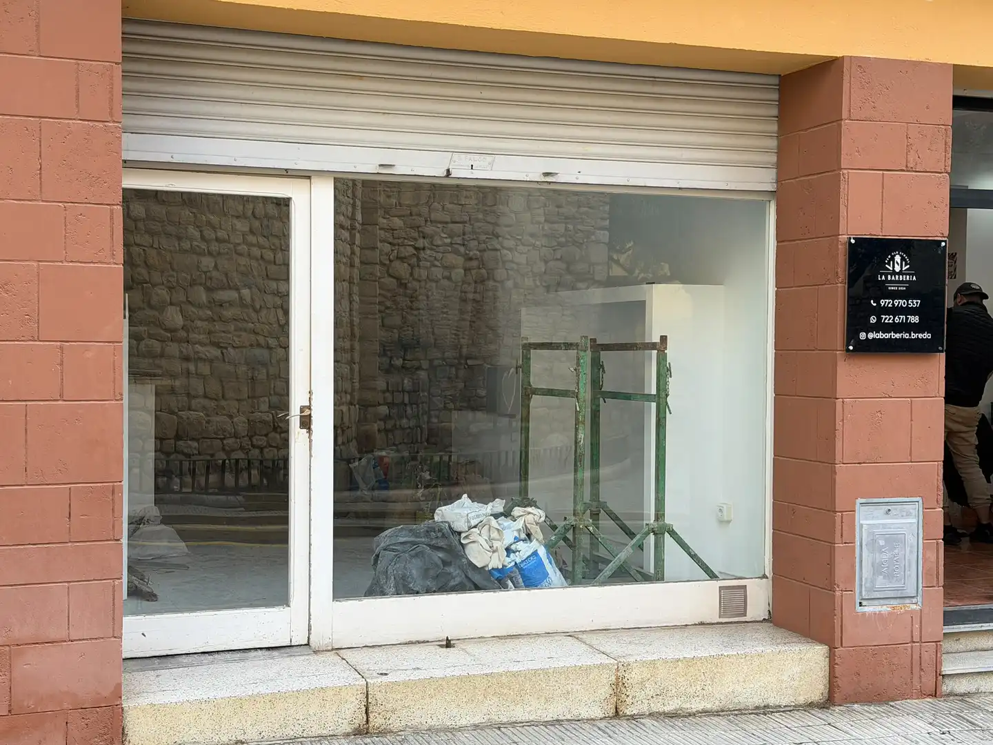 Local commercial à louer à Nou 4