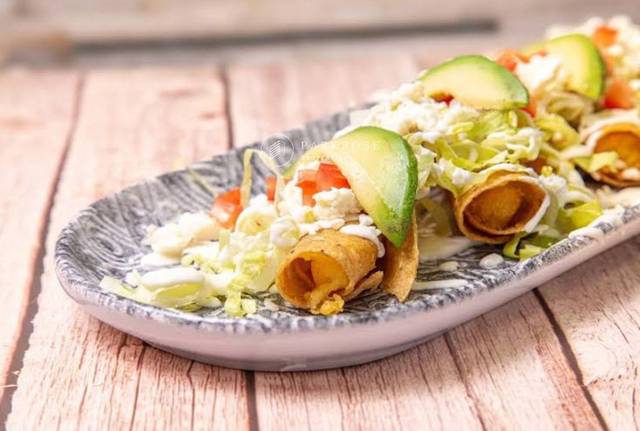 Local comercial en Alquiler en Xiprer en El Guinardó