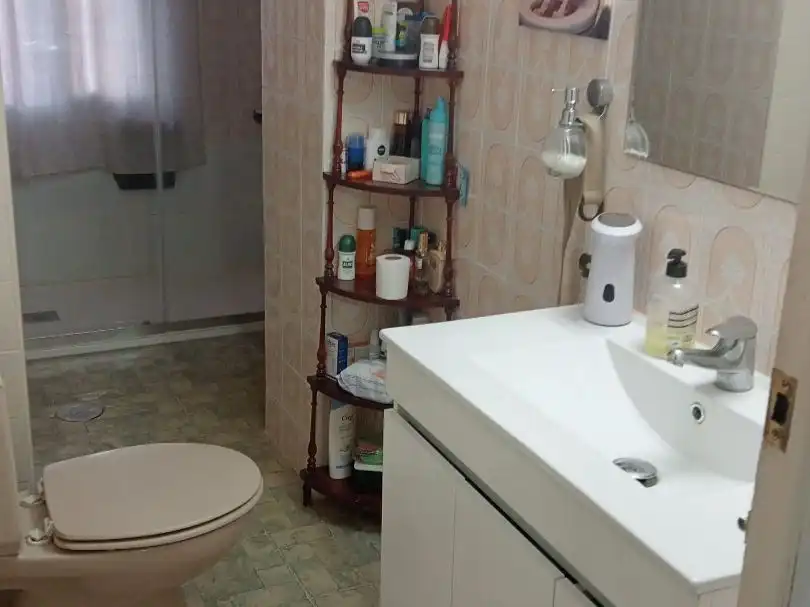 Bany de Pis en venda en Alicante / Alacant amb Terrassa i Balcó
