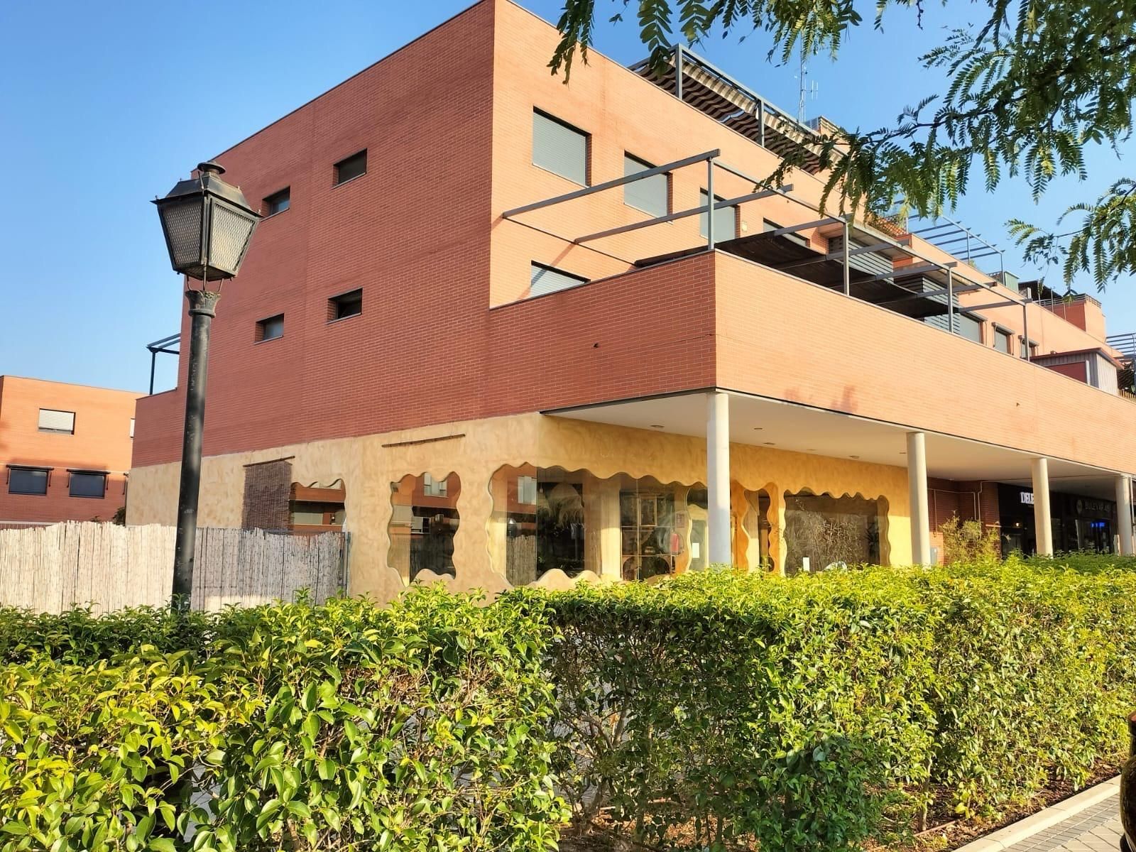 Vista exterior de Local en venta en Arroyomolinos (Madrid) con Aire acondicionado