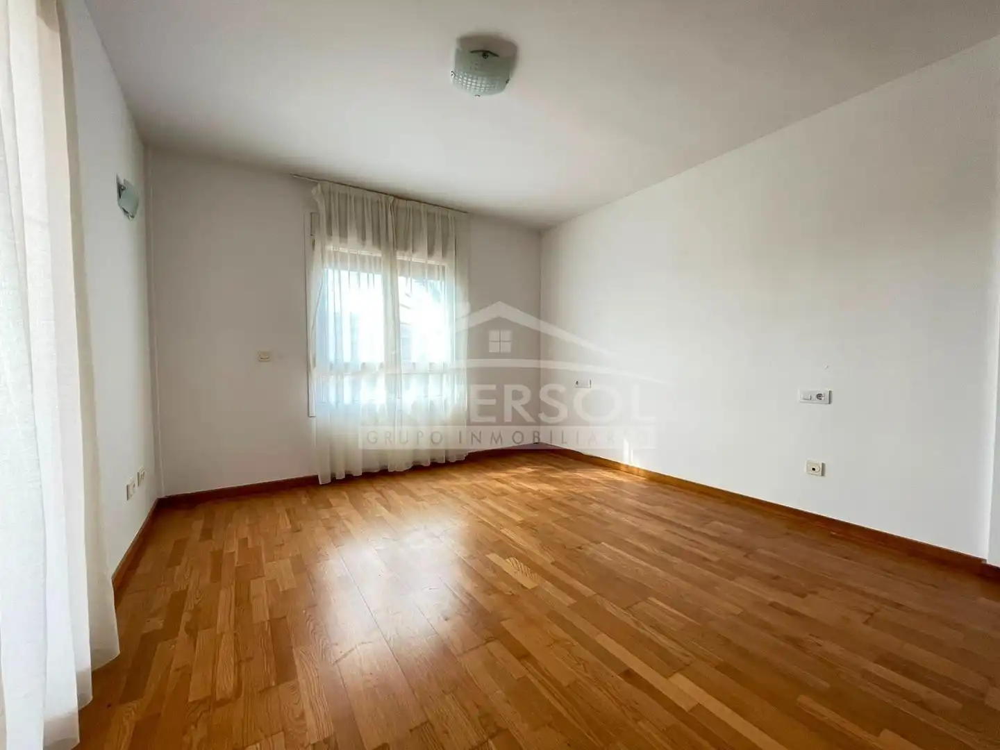 Habitación de Piso en venta en El Ejido con Terraza, Horno y Balcón