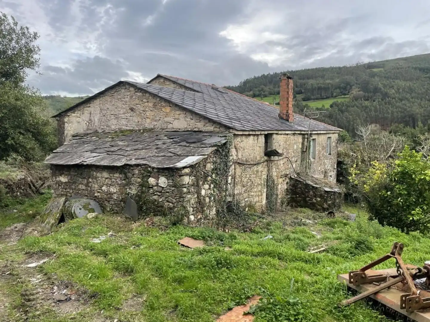 Casa rústica amb jardí en venda a Lugar Solores 2, imagen 2