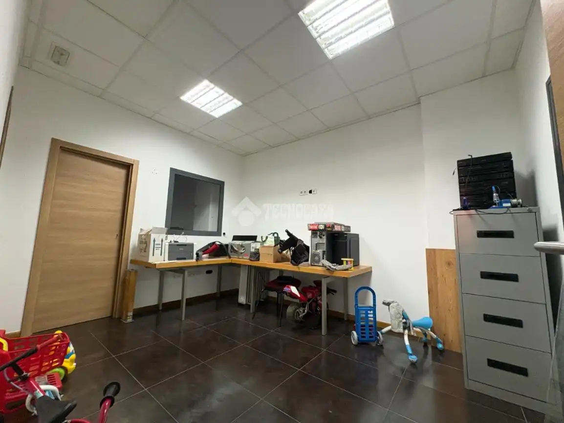 Commercial properties for rent in Xirivella  with Air Conditioner