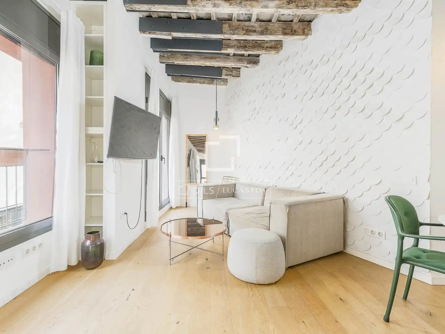 Sala d'estar de Pis en venda en Barcelona amb Aire condicionat, Calefacció i Jardí privat