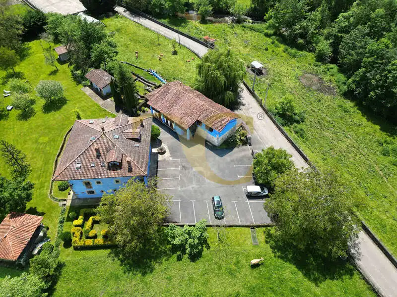 Parking de Casa o chalet en venta en Cangas de Onís