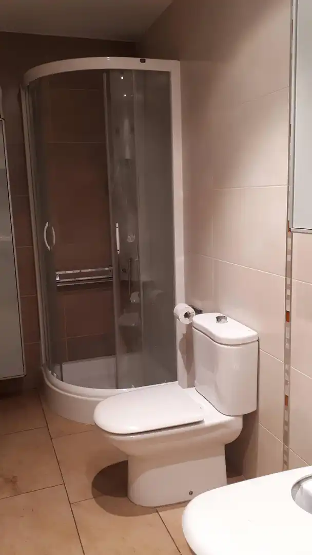 Baño de Piso en venta en Alcarràs con Aire acondicionado, Calefacción y Jardín privado