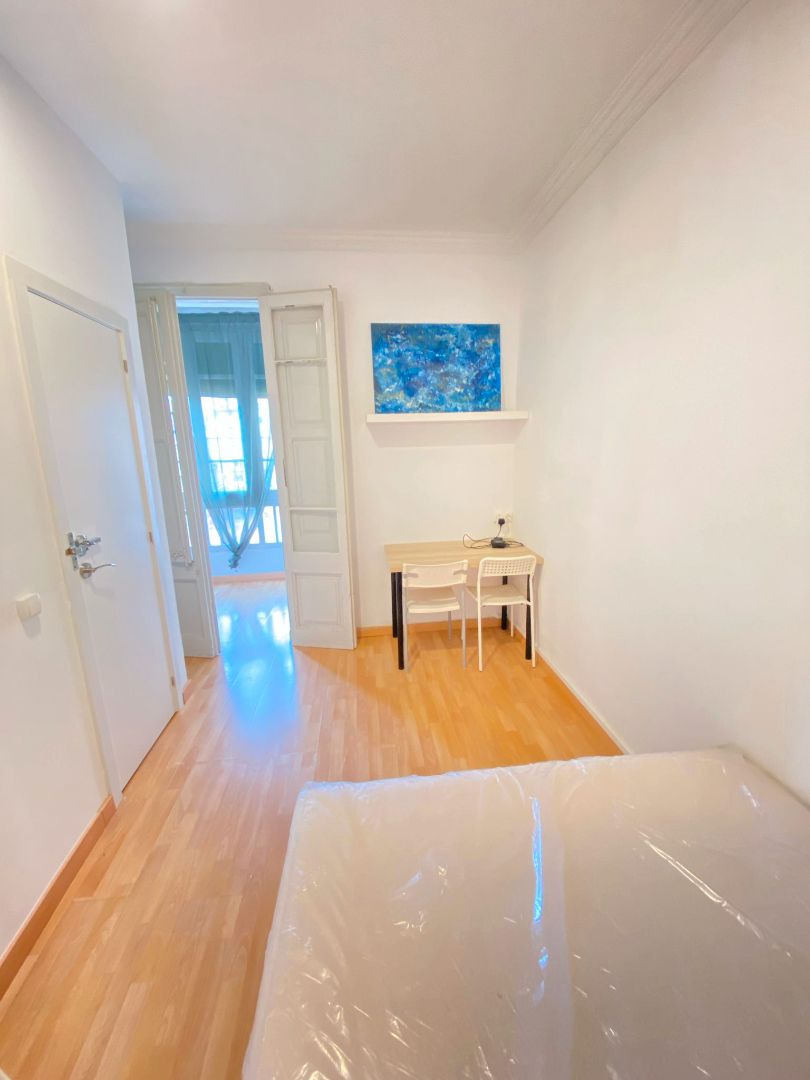 Flat to share in Carretera de la Bordeta, 22, Hostafrancs