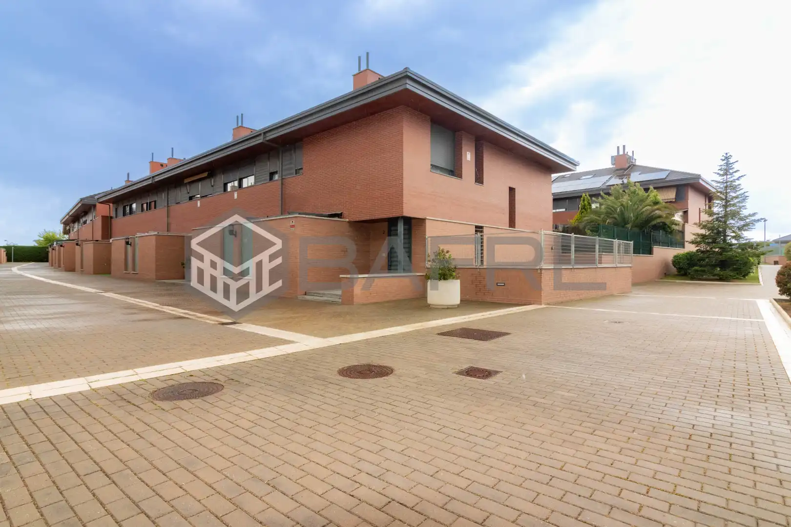 Vista exterior de Casa o xalet en venda en Getafe amb Calefacció, Jardí privat i Terrassa