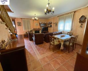 Sala d'estar de Finca rústica en venda en Alcaraz amb Terrassa