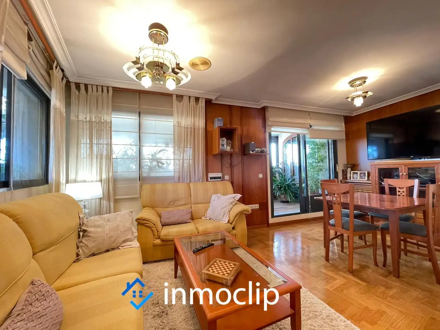 Sala de estar de Ático en venta en Salamanca con Calefacción y Terraza