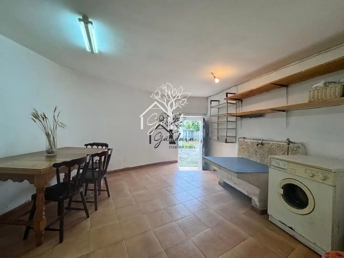 Außenansicht von Einfamilien-Reihenhaus zum Verkauf in Ferrol mit Terrasse und Abstellraum