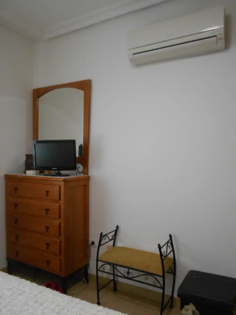 Habitación de Apartamento en venta en Ciudad Real con Aire acondicionado, Calefacción y Horno