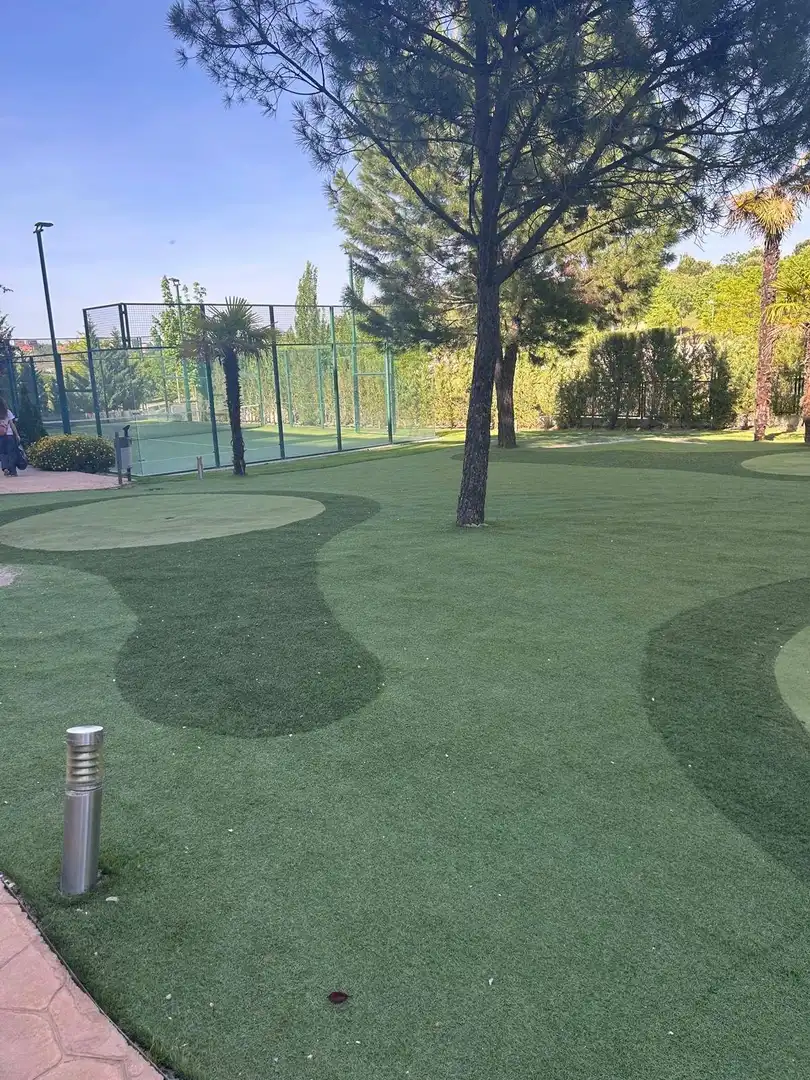 Jardín de Piso de alquiler en Madrid con Trastero y Piscina comunitaria