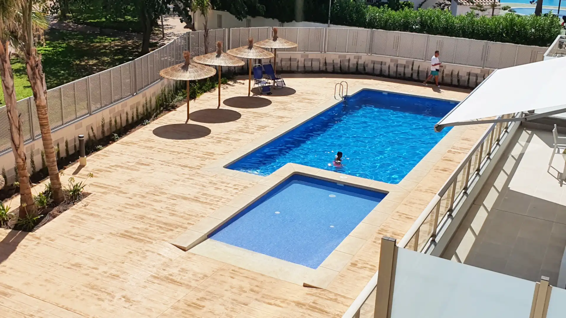 Piscina de Apartamento de alquiler en Oliva con Aire acondicionado, Calefacción y Terraza