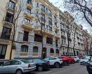 Vista exterior de Pis de lloguer en  Madrid Capital amb Terrassa i Rentadora