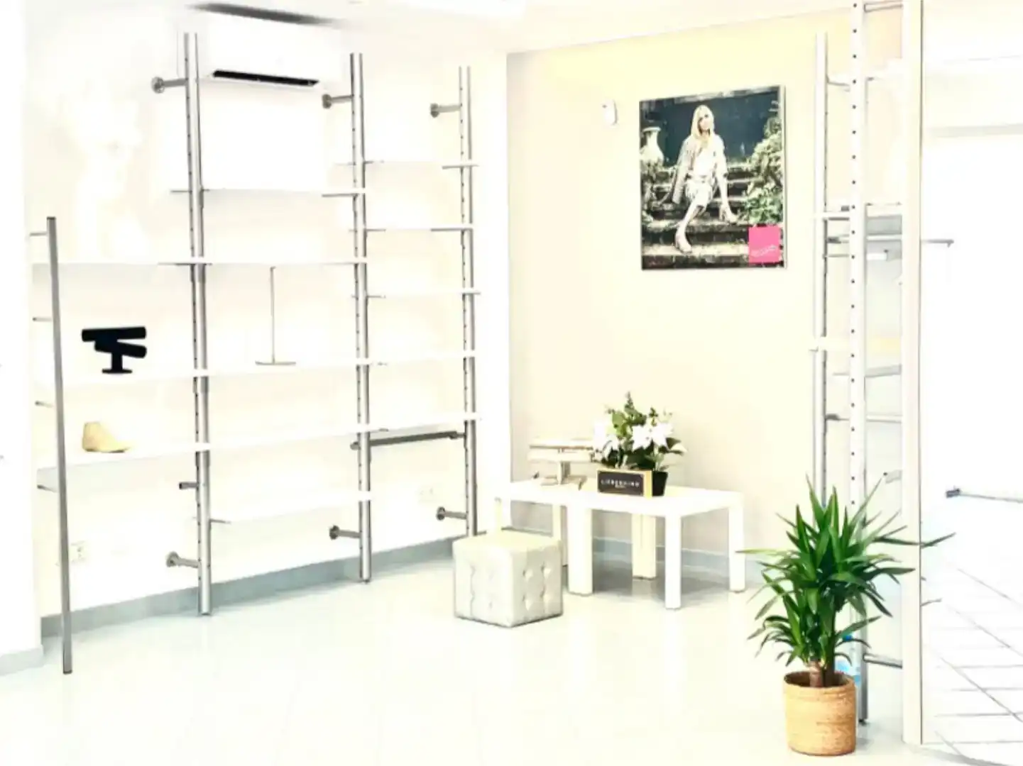 Commercial properties for rent in Andratx  with Air Conditioner and Furnished