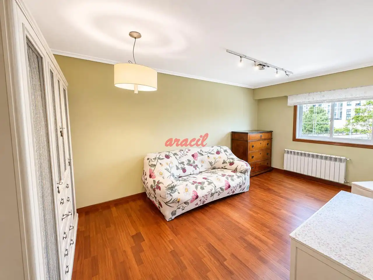 Sala d'estar de Apartament de lloguer en Ourense Capital  amb Calefacció, Moblat i Balcó