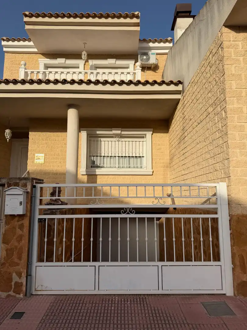 Vista exterior de Casa o xalet en venda en Las Torres de Cotillas