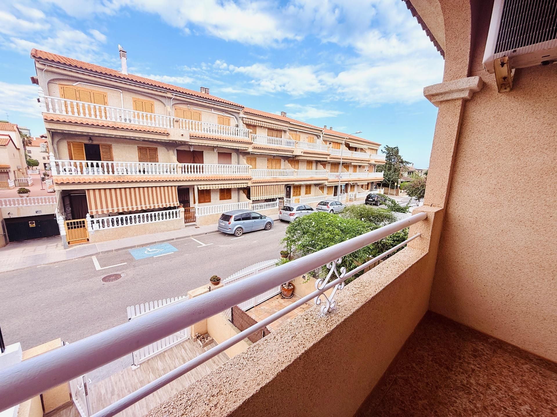 Vista exterior de Casa o xalet en venda en Pilar de la Horadada amb Aire condicionat i Balcó