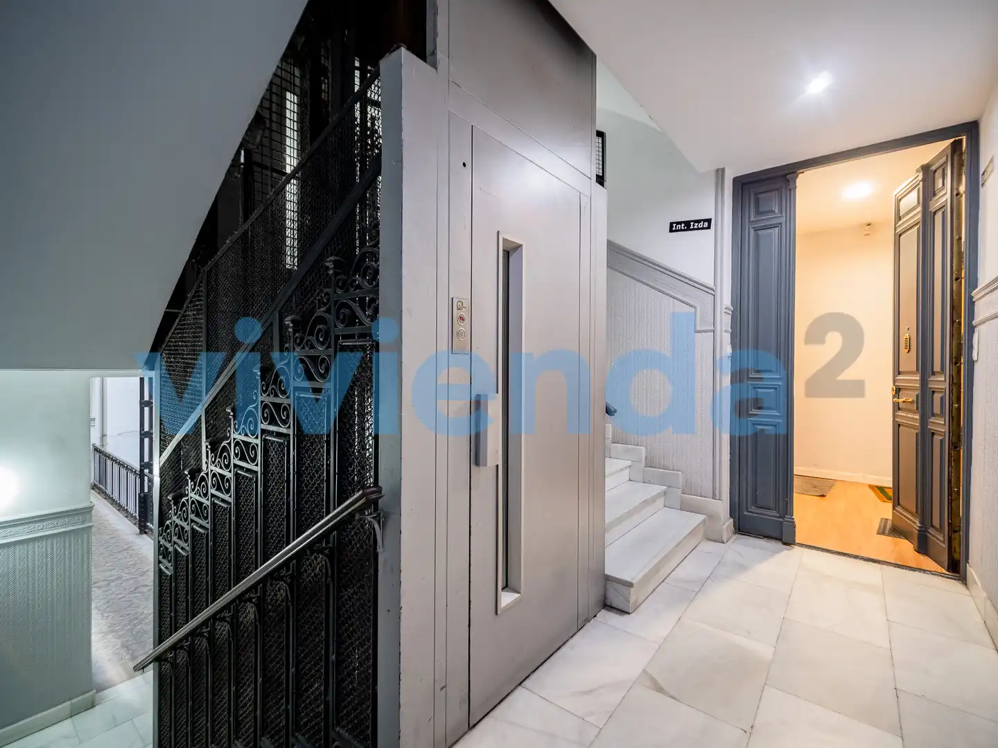 Flat for sale in Madrid  with Air Conditioner, Heating and Furnished