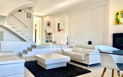 Living room of Single-family semi-detached for sale in Torrent  with Air Conditioner and Terrace