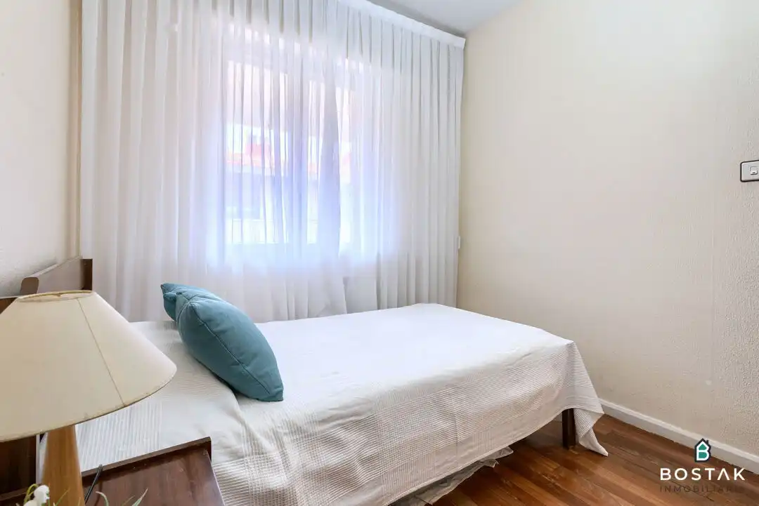 Schlafzimmer von Wohnung zum Verkauf in Bilbao  mit Heizung und Balkon