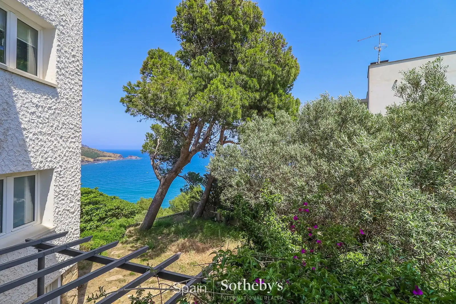 Houses for sale in Llançà  with Air Conditioner, Heating and Private garden