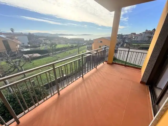 Terrassa de Casa o xalet en venda en Sanxenxo amb Jardí privat, Terrassa i Moblat
