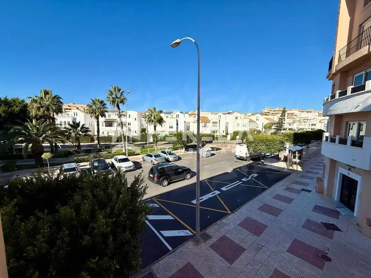 Vista exterior de Piso en venta en Roquetas de Mar con Jardín privado, Terraza y Balcón