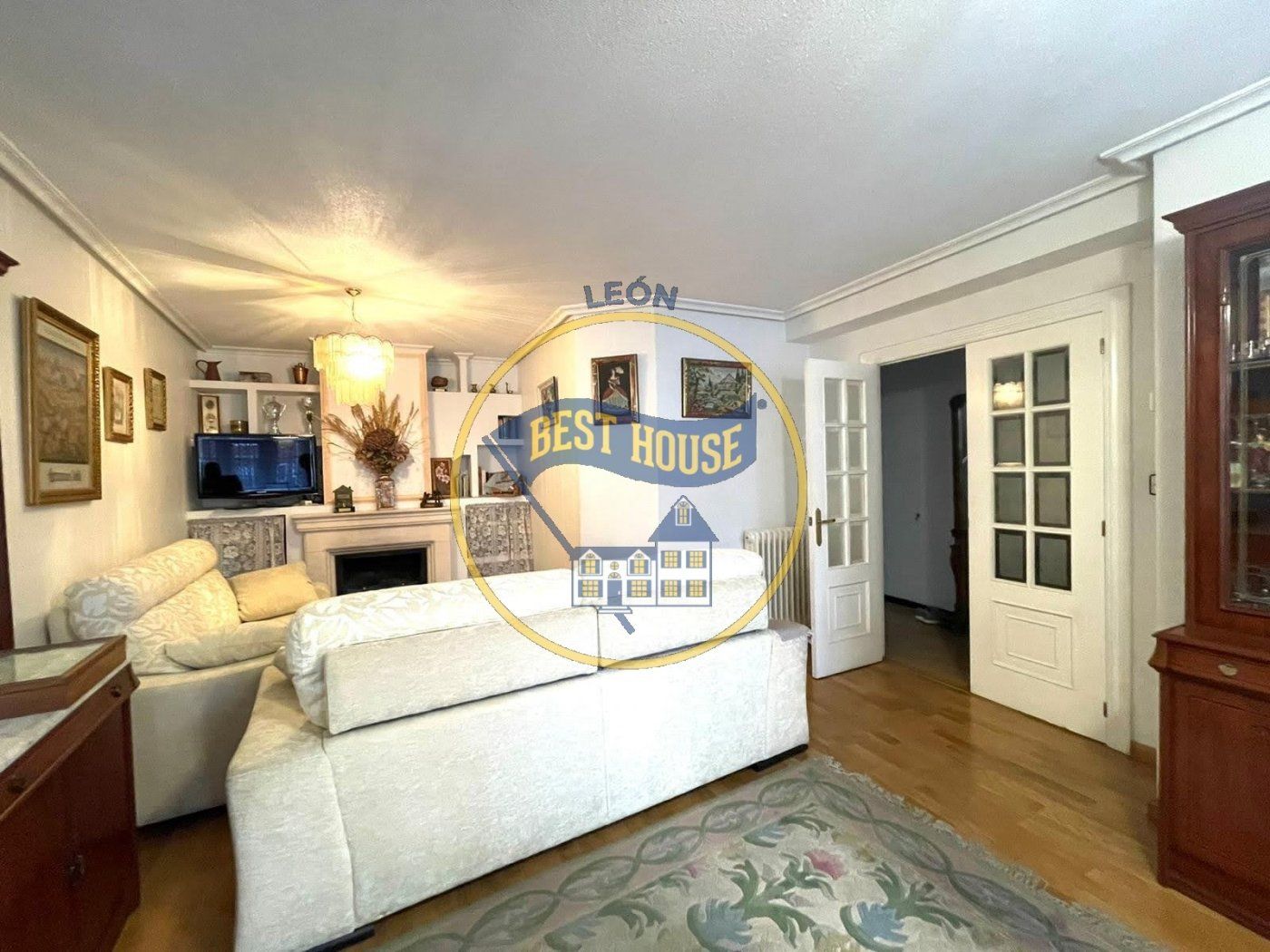 Single-family semi-detached for sale in Trobajo del Camino