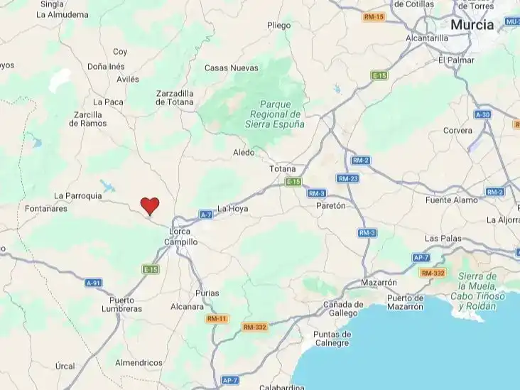 Houses for sale in Lorca  with Air Conditioner, Swimming Pool and Balcony