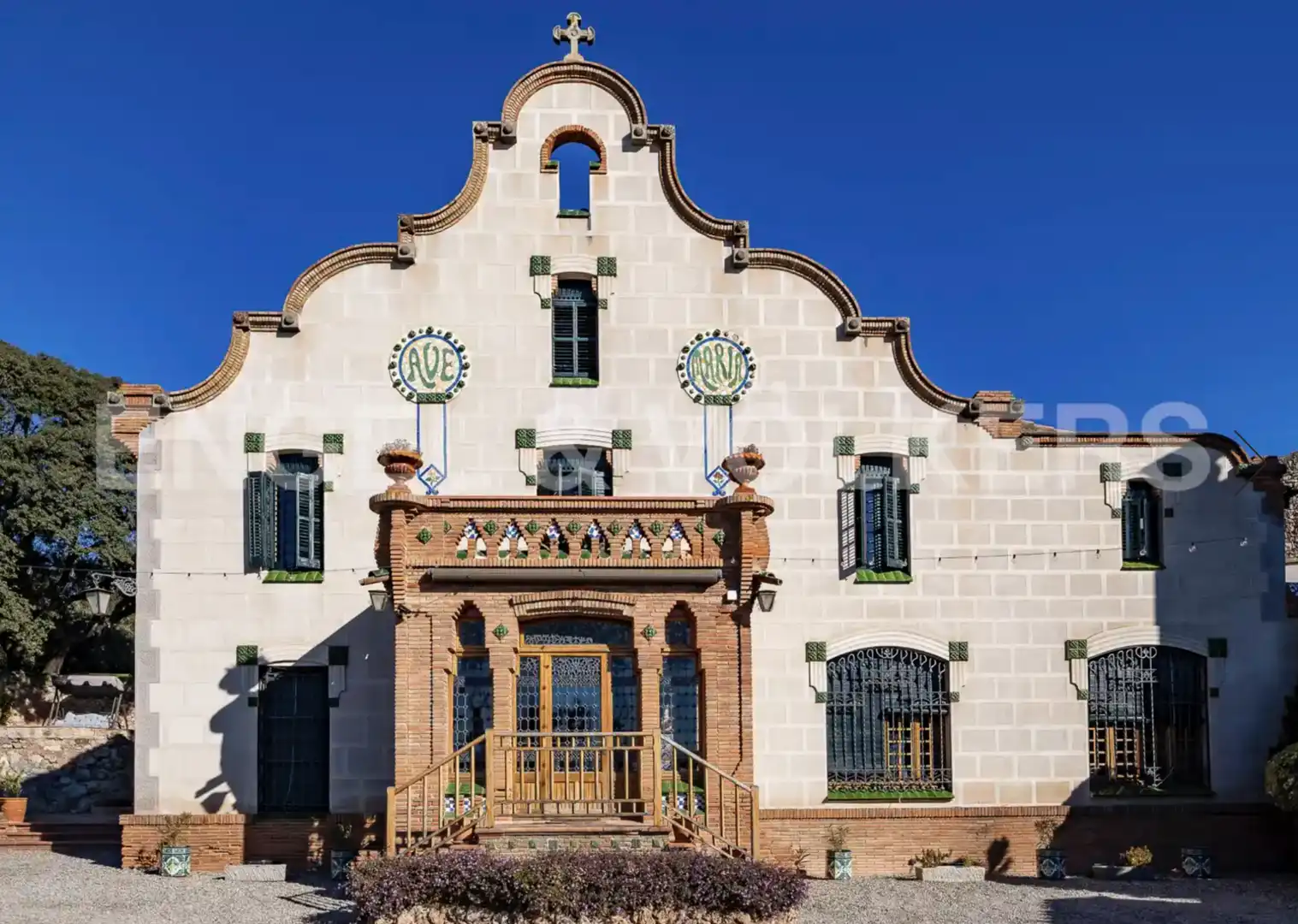 Vista exterior de Edifici en venda en Castellar del Vallès