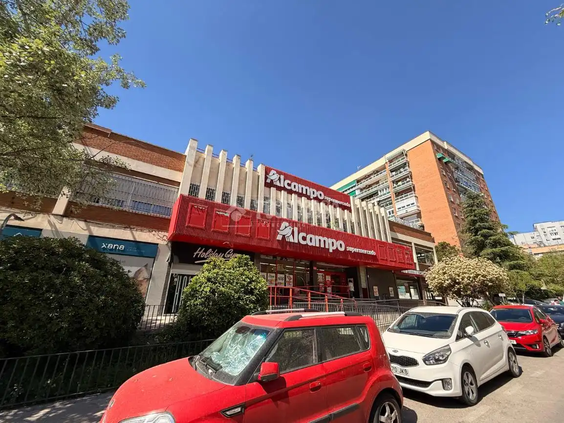 Außenansicht von Wohnung zum Verkauf in Madrid mit Klimaanlage, Möbliert und Haustechnik