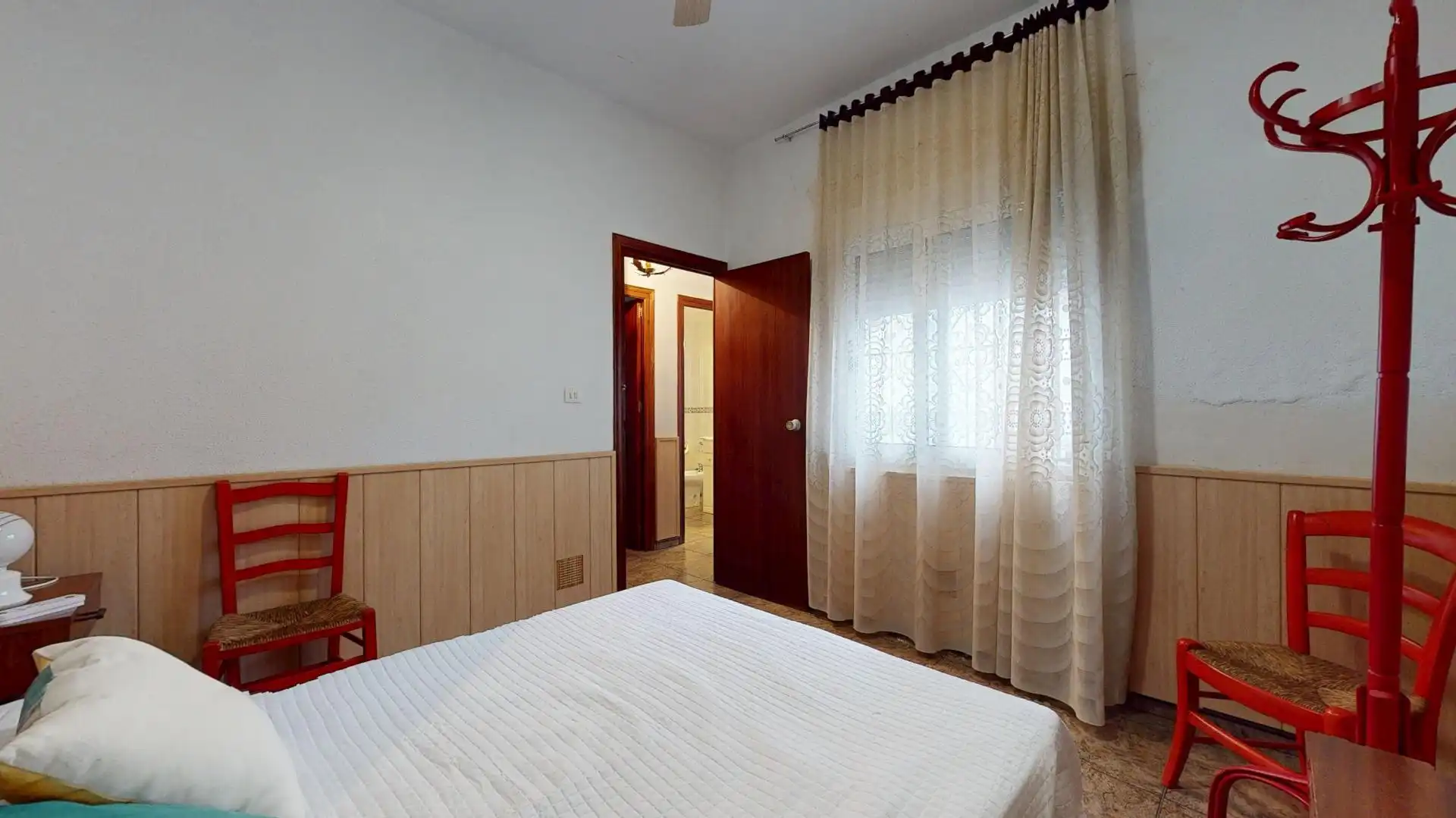 Dormitori de Casa o xalet en venda en Pilar de la Horadada amb Jardí privat