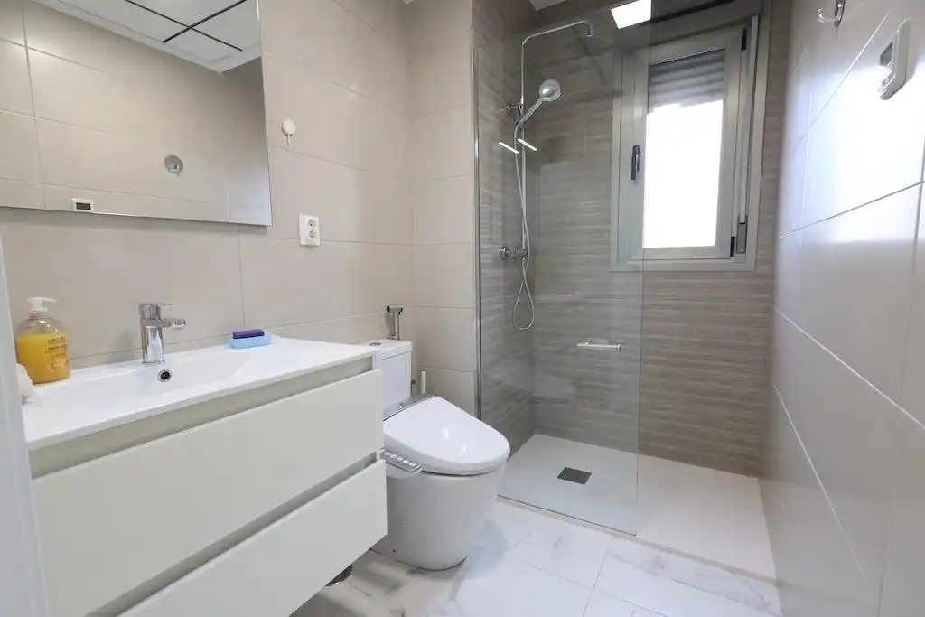Bathroom of Houses for sale in Orihuela Costa