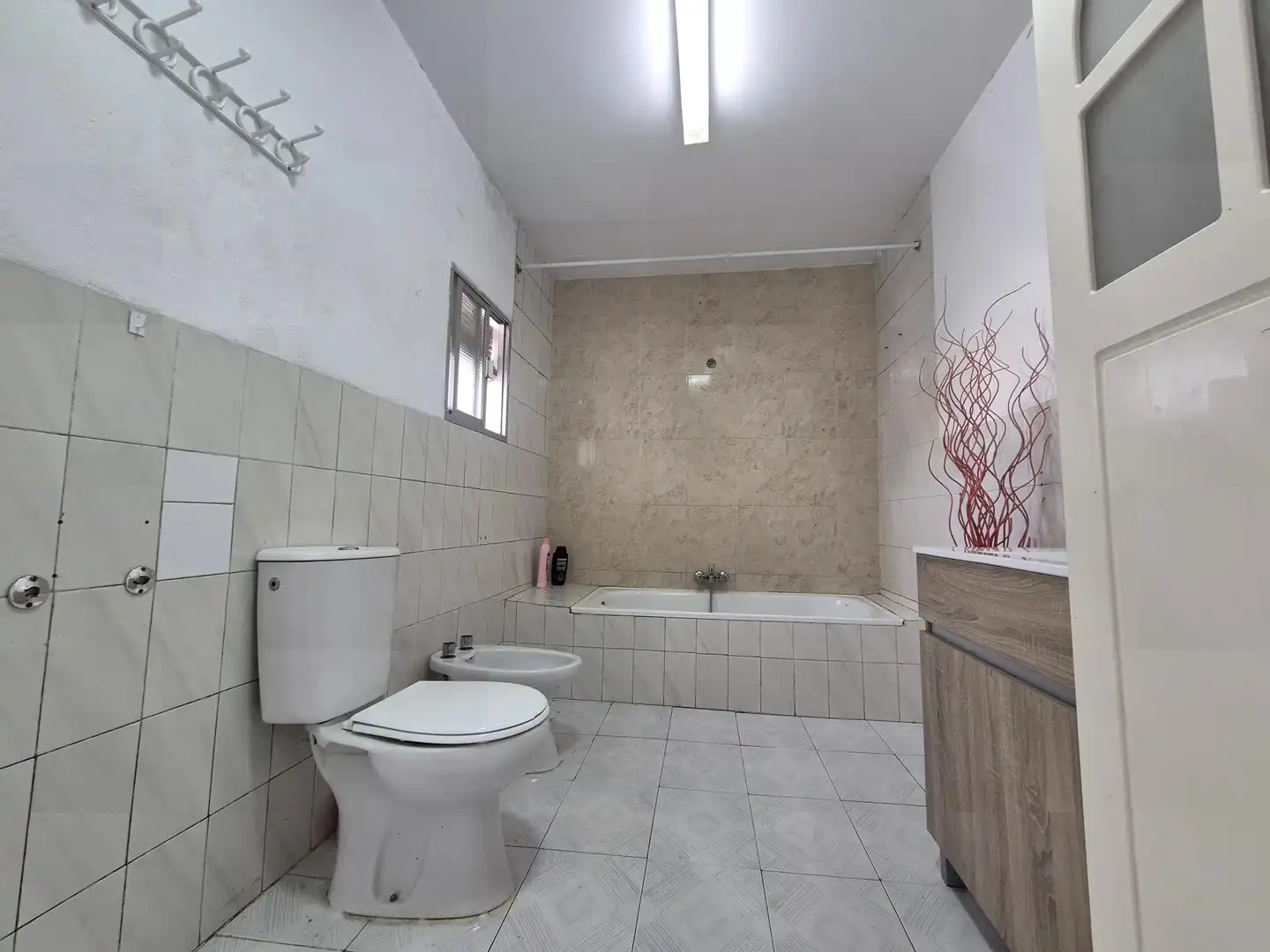 Baño de Ático en venta en Montijo con Calefacción y Terraza