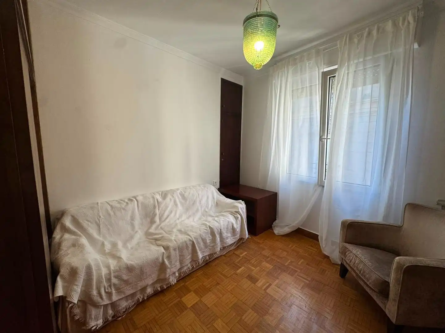 Habitación de Piso para compartir en Ourense Capital  con Calefacción, Amueblado y Balcón