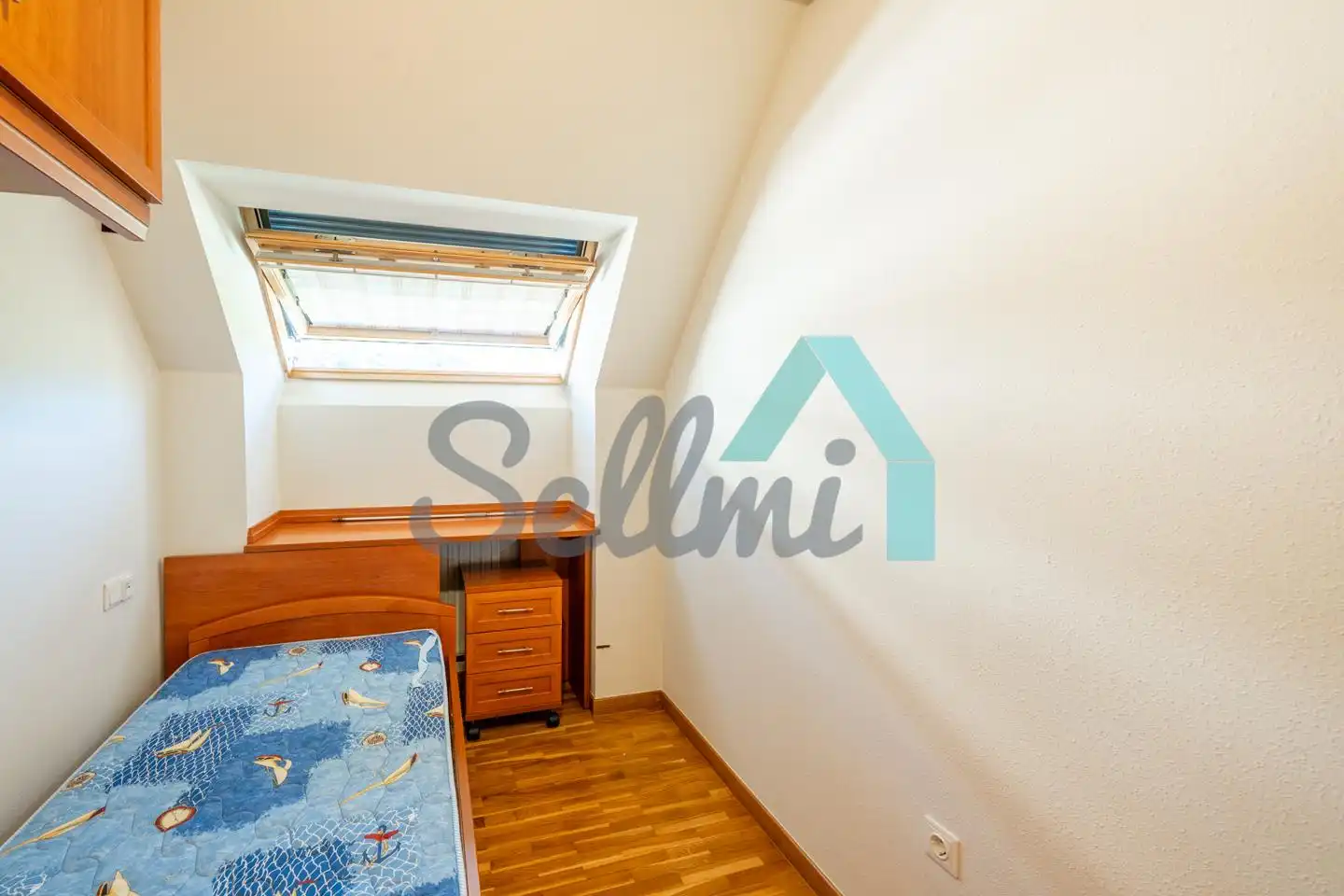 Bedroom of Flat for sale in Oviedo   with Heating, Parquet flooring and Storage room
