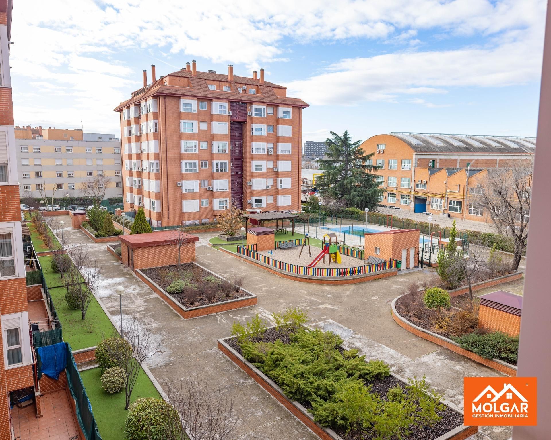 Vista exterior de Pis en venda en  Madrid Capital amb Calefacció, Parquet i Traster