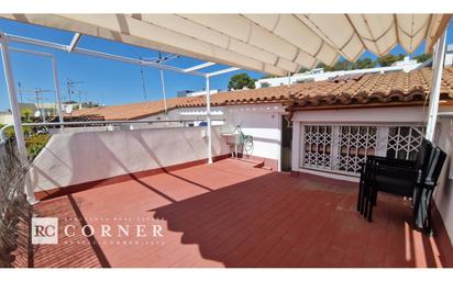 Exterior view of Single-family semi-detached for sale in Sant Just Desvern  with Heating, Parquet flooring and Terrace